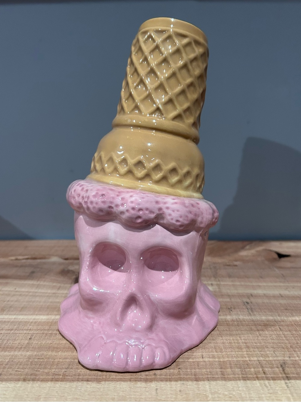 Summerween Melted Skull Ice Cream Statue
